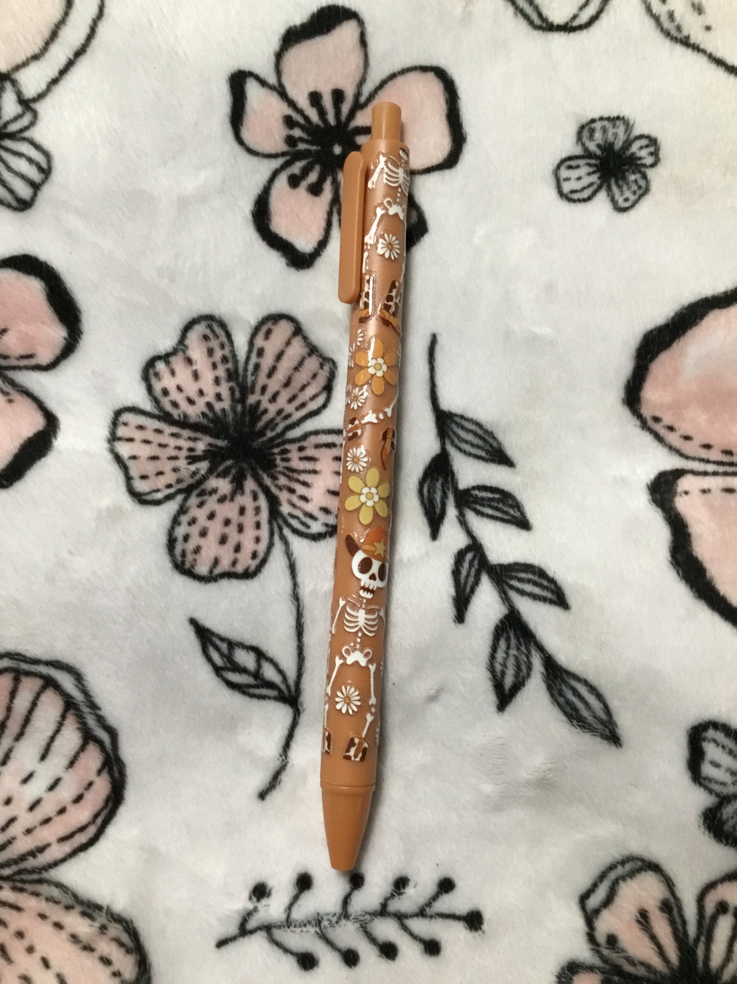 Vinyl Halloween/ fall pens